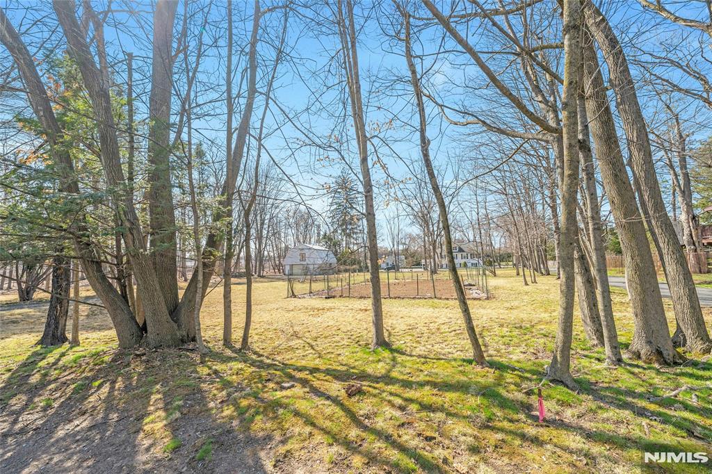 510 W Saddle River Road