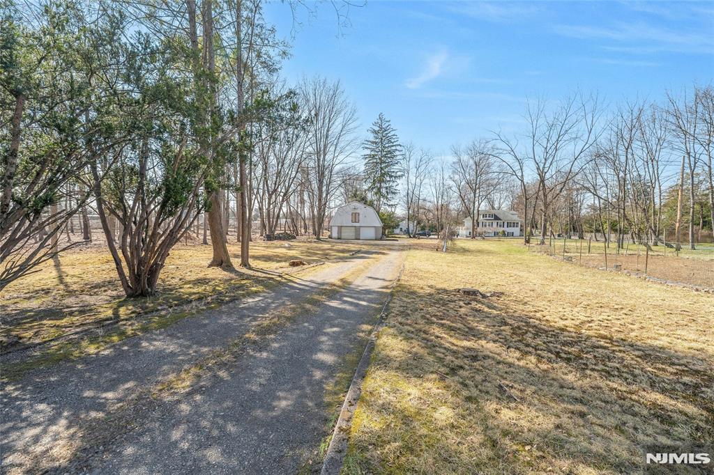 510 W Saddle River Road