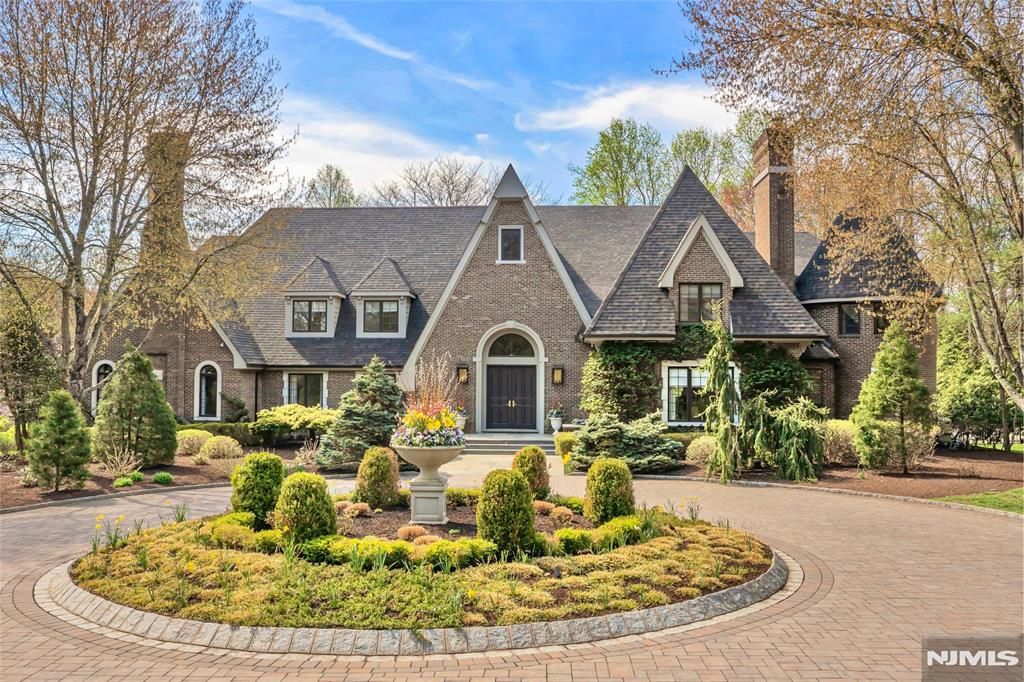 Photo of 14 Eckert Farm Road, Saddle River, NJ 07458 (MLS # 26014947)