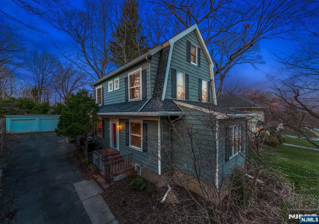 Photo of 133 Buckingham Road, Montclair, NJ 07043 (MLS # 26010152)