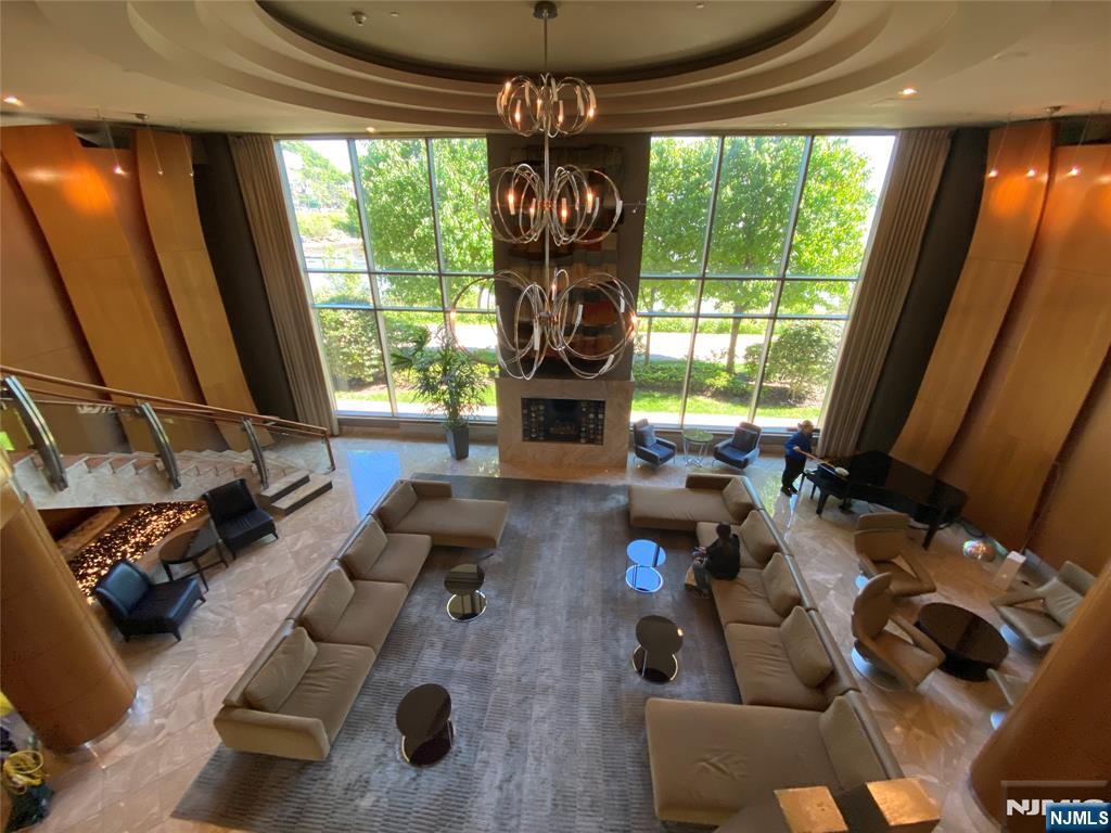 8100 River Road 917