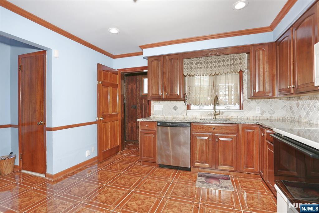 8 Melman Terrace