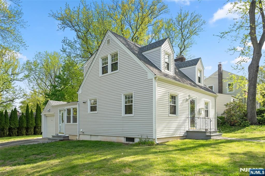 Photo of 267 Hickory Avenue, Tenafly, NJ 07670 (MLS # 26014148)
