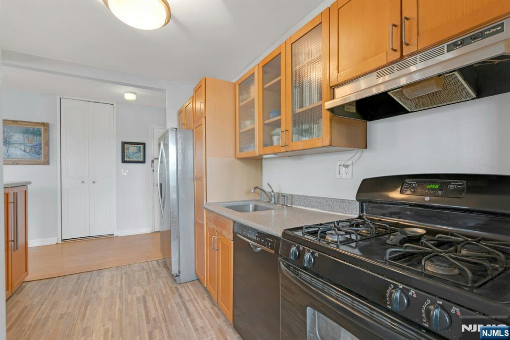 Homes for Sale in Northern NJ | ThisIsRiverEdge.com 2100 Linwood Avenue 3S