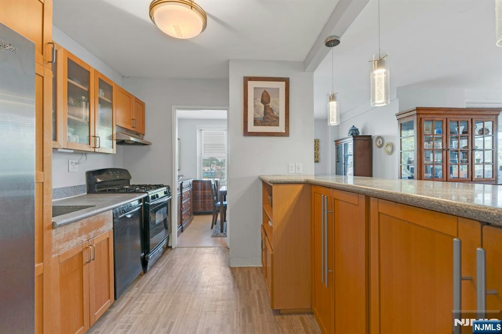 Homes for Sale in Northern NJ | ThisIsRiverEdge.com 2100 Linwood Avenue 3S