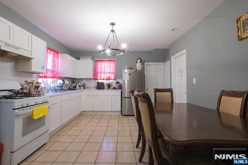 148 Palisade Avenue