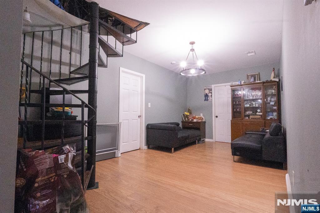 148 Palisade Avenue