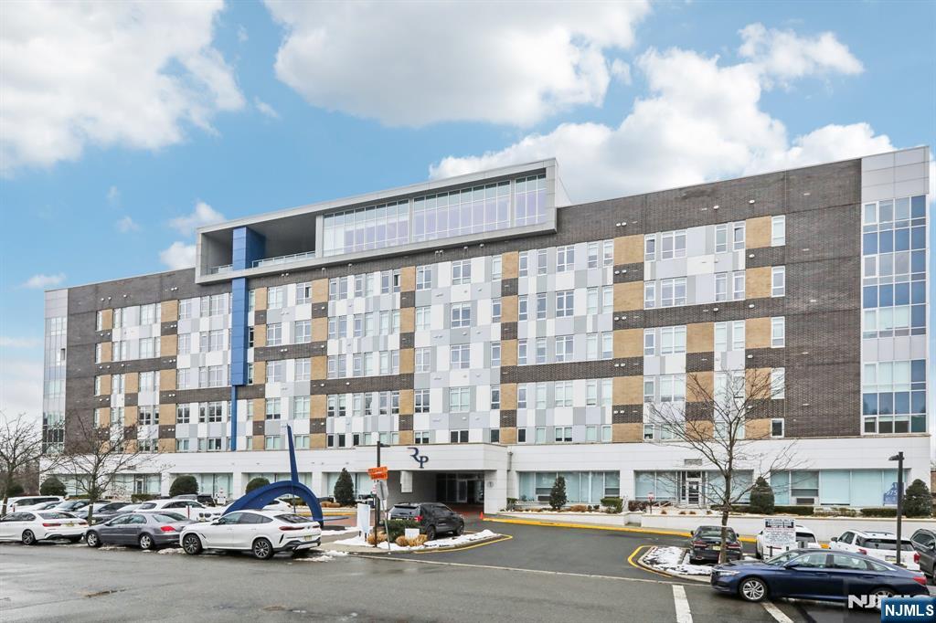 1 Executive Dr 219, Fort Lee, New Jersey - 1 Bathrooms  
3 Rooms - 