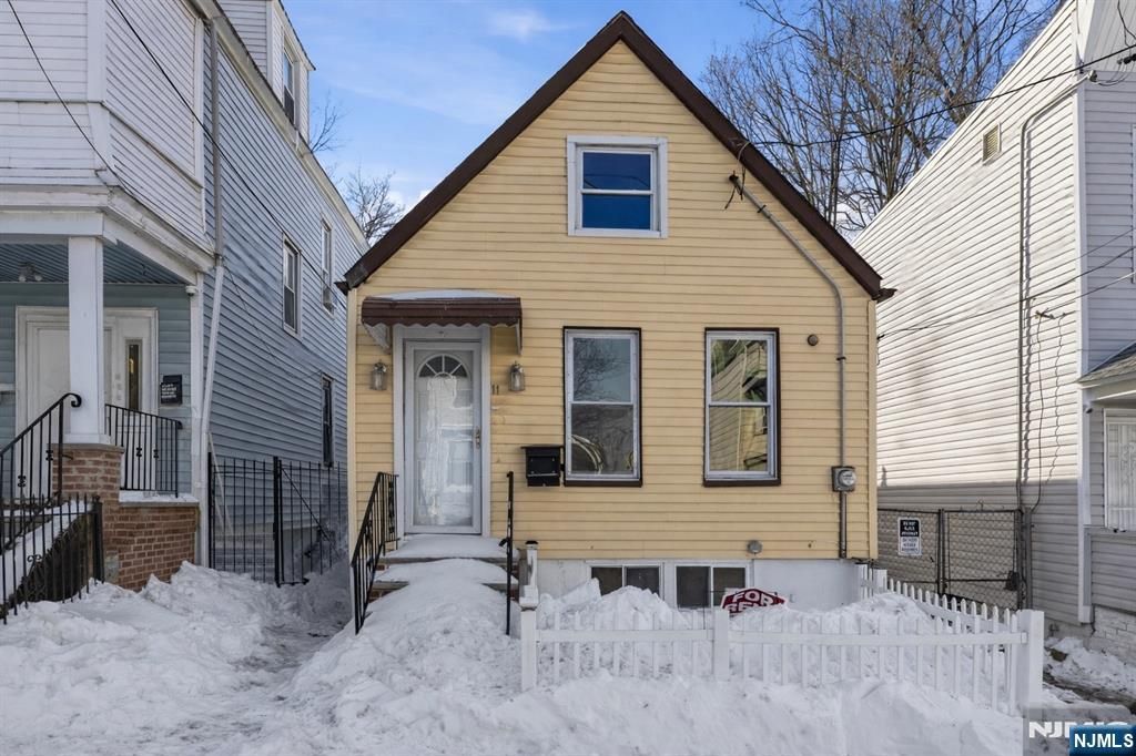 Photo of 11 Tichenor Terrace, Irvington, NJ 07111 (MLS # 26003226)