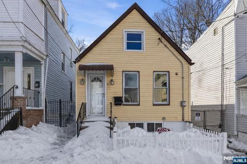 Photo of 11 Tichenor Terrace, Irvington, NJ 07111 (MLS # 26003226)