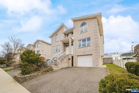 Photo of 2432 3rd St #B, Fort Lee, NJ 07024 (MLS # 26008763)