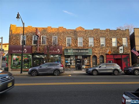 Photo of 660 Anderson Avenue, Cliffside Park, NJ 07010 (MLS # 25036054)