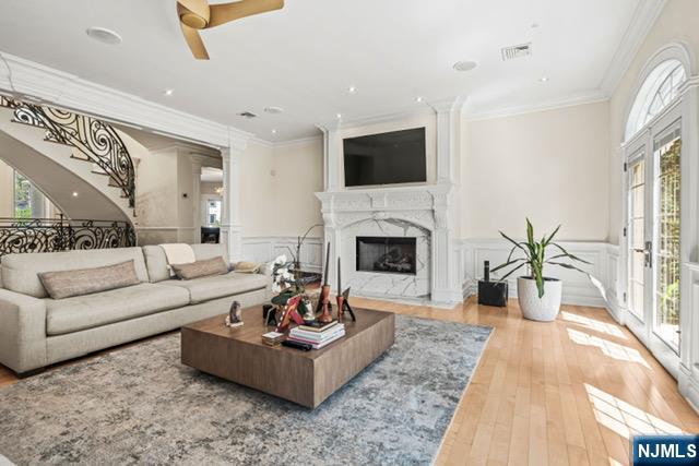 512 Winterburn Grove