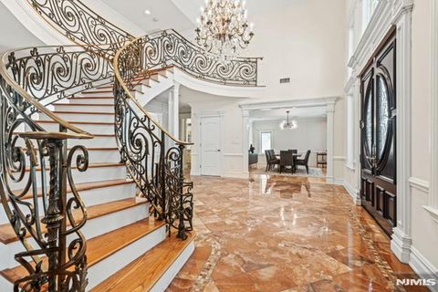 Photo of 512 Winterburn Grove, Cliffside Park, NJ 07010 (MLS # 26016773)