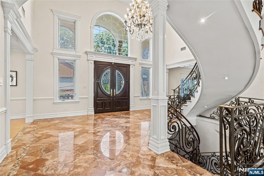 Photo of 512 Winterburn Grove, Cliffside Park, NJ 07010 (MLS # 26016773)