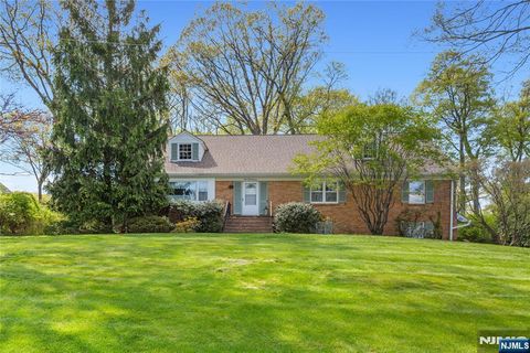 Photo of 557 Taunton Road, Wyckoff, NJ 07481 (MLS # 26015857)