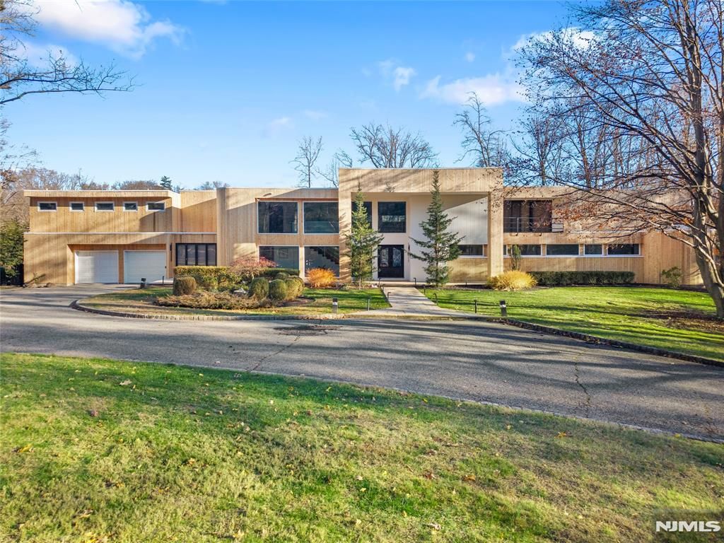 Photo of 41 Park Way, West Orange, NJ 07052 (MLS # 25042932)