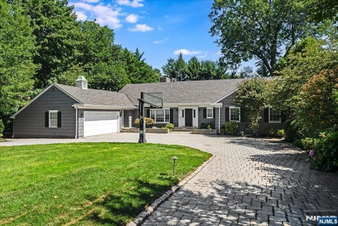 Photo of 421 Ridgewood Avenue, Glen Ridge, NJ 07028 (MLS # 26032050)