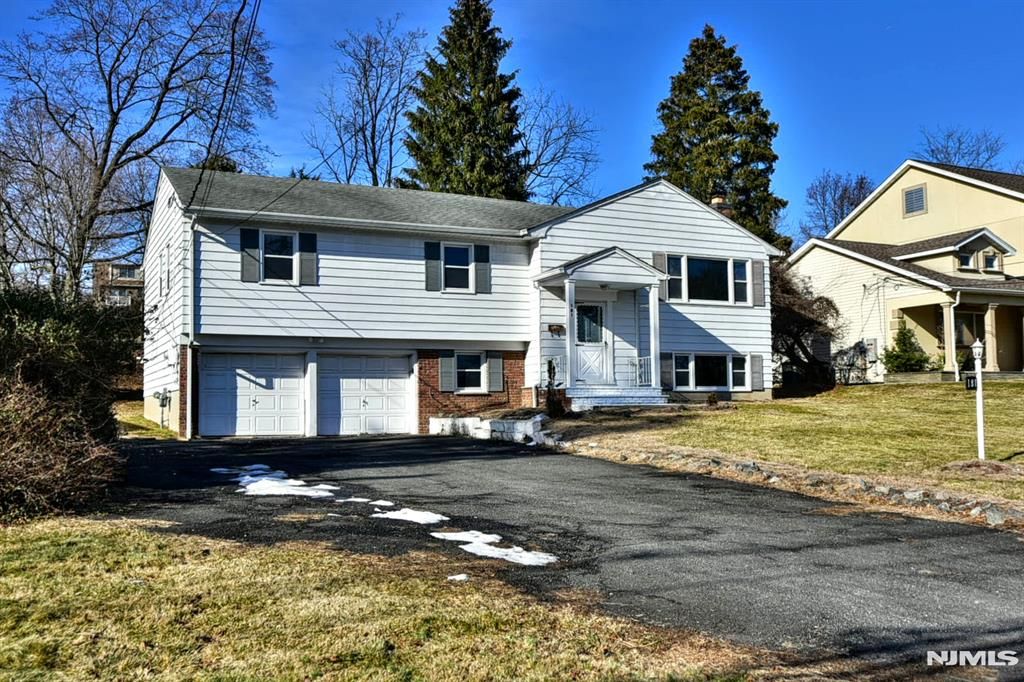 Photo of 181 Pleasant Valley Way, West Orange, NJ 07052 (MLS # 26000429)