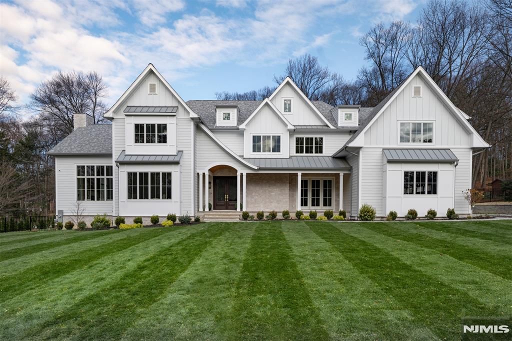 Photo of 121 Jacquelin Avenue, Ho-Ho-Kus, NJ 07423 (MLS # 25042881)