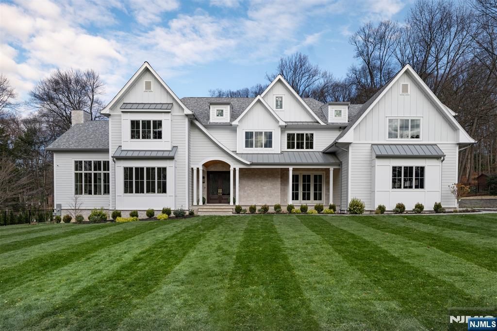 Photo of 121 Jacquelin Avenue, Ho-Ho-Kus, NJ 07423 (MLS # 25042881)