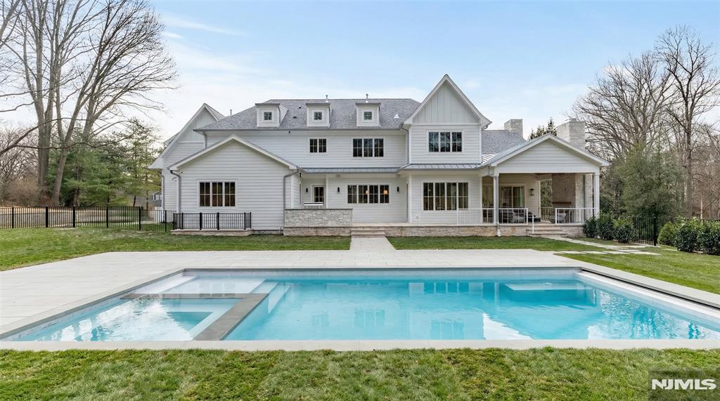 121 Jacquelin Avenue