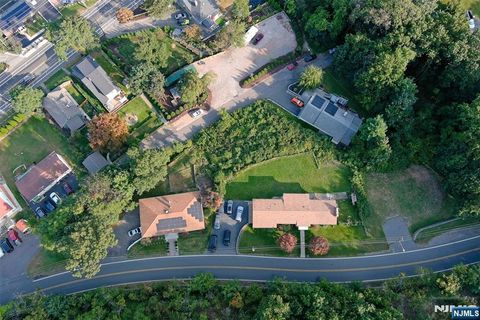 MLS: 25005685