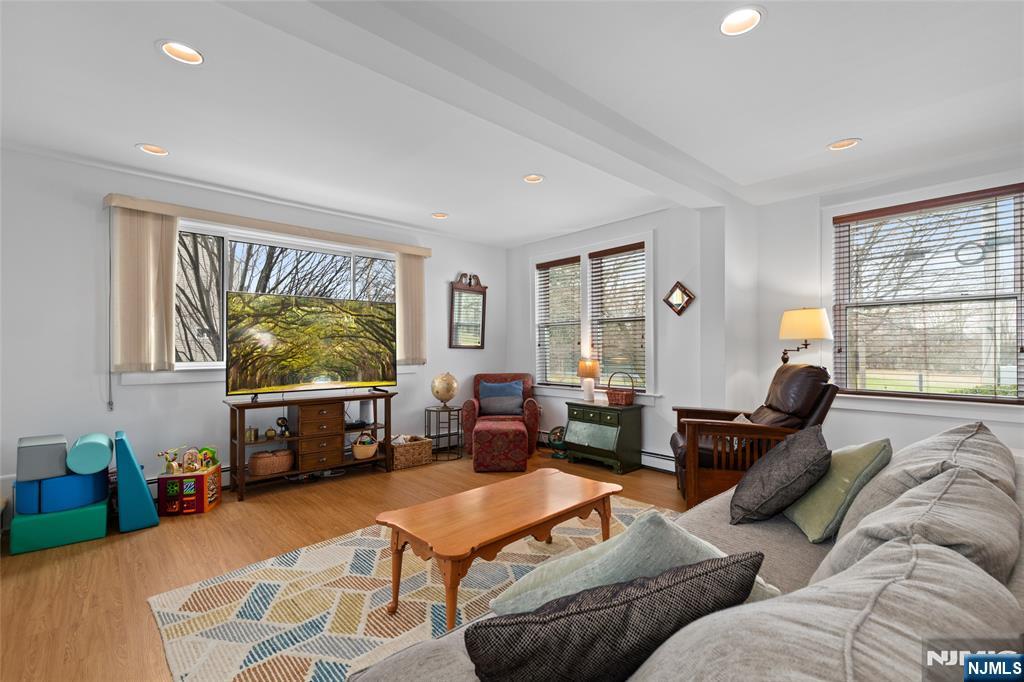 553 River Road
