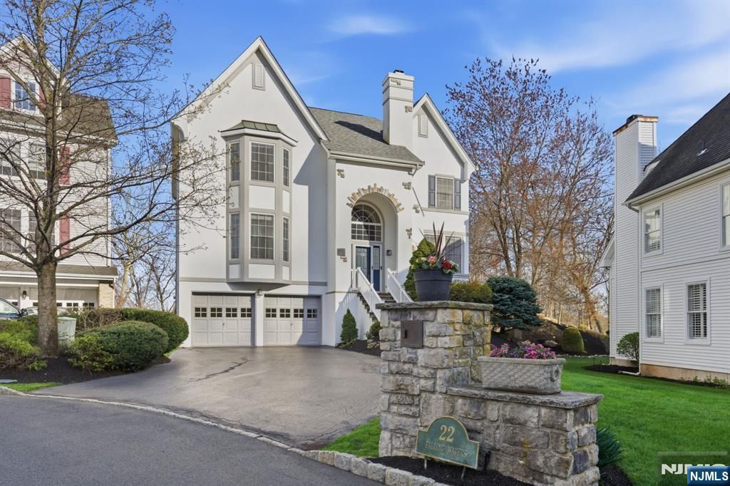 Photo of 22 Falling Waters, Oakland, NJ 07436 (MLS # 26009633)