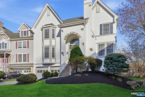 Photo of 22 Falling Waters, Oakland, NJ 07436 (MLS # 26009633)