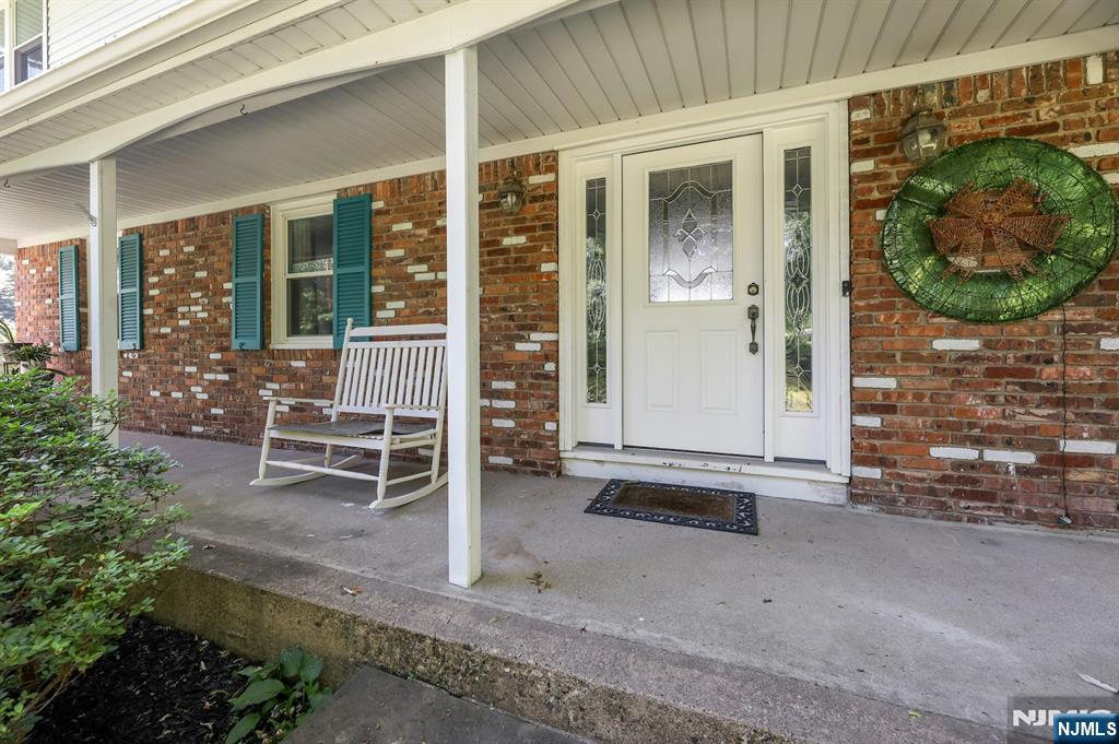 89 Pinecrest Drive