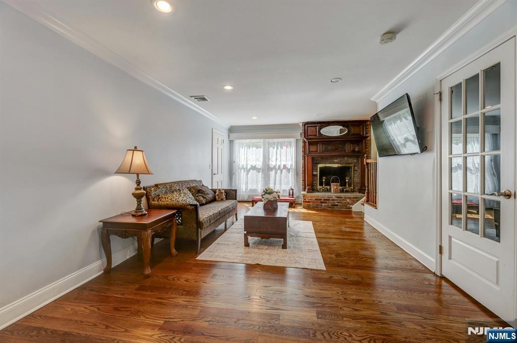 89 Pinecrest Drive