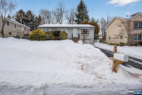 106 Walnut Street Oakland NJ 07436