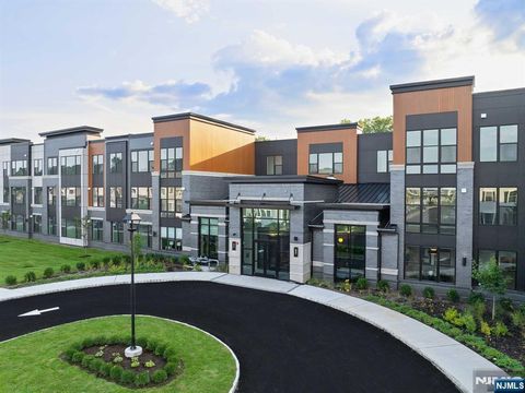 18 Park Avenue 1122 Old Tappan NJ 07675