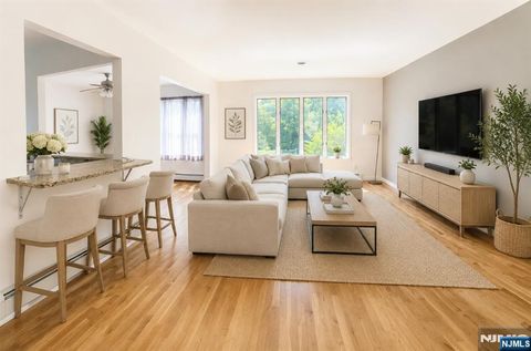 Photo of 403 Terrace Ave, Hasbrouck Heights, NJ 07604 (MLS # 26019738)
