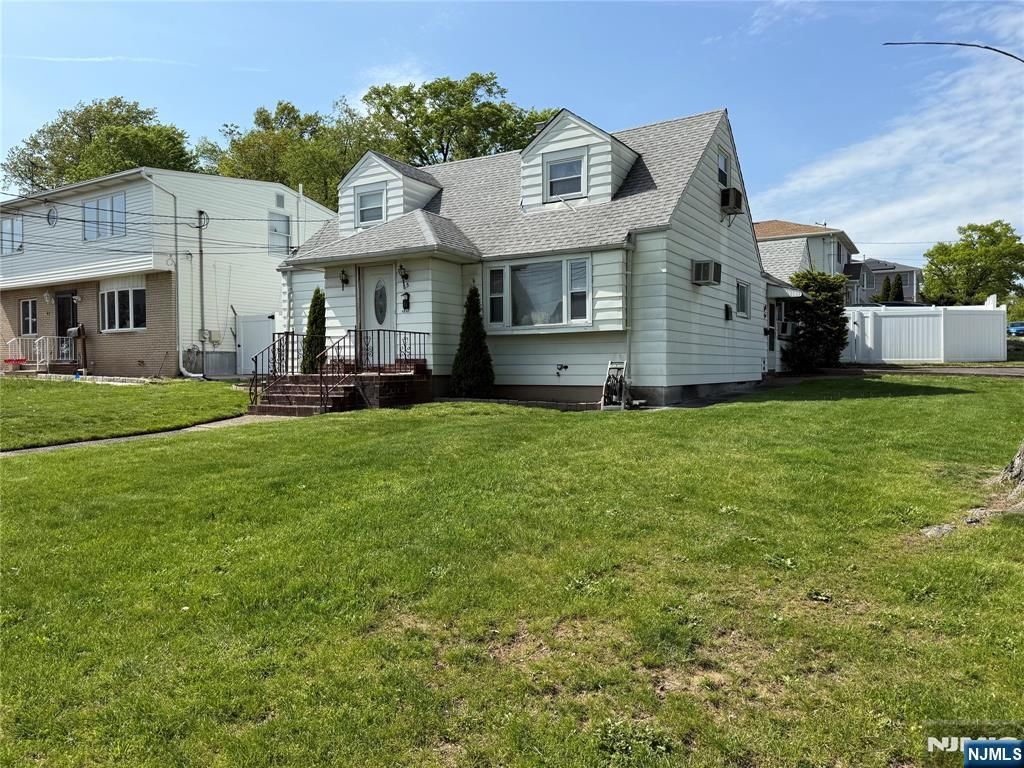 Photo of 65 Hamilton Avenue, Elmwood Park, NJ 07407 (MLS # 26017534)