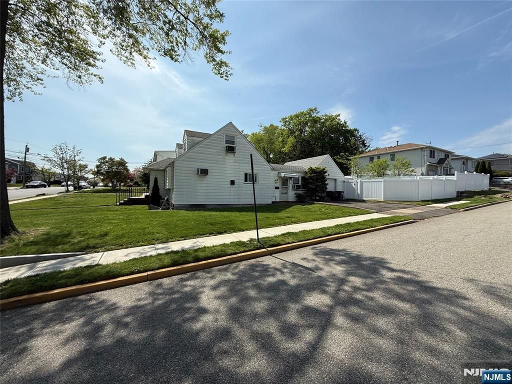 Photo of 65 Hamilton Avenue, Elmwood Park, NJ 07407 (MLS # 26017534)