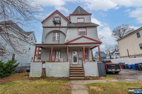 31 Chestnut Street East Orange NJ 07018