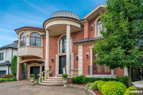 Photo of 2 Euclid Road, Fort Lee, NJ 07024 (MLS # 26035028)