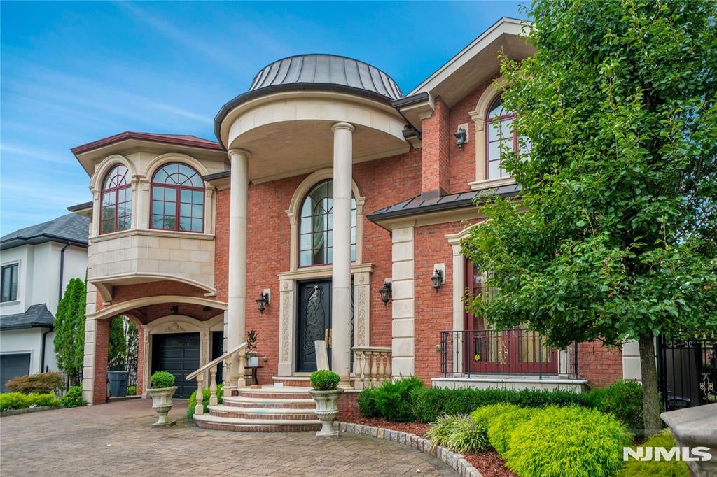 2 Euclid Road