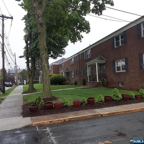Photo of 2007 Linwood AVE, Fort Lee, NJ 07024 (MLS # 26032480)