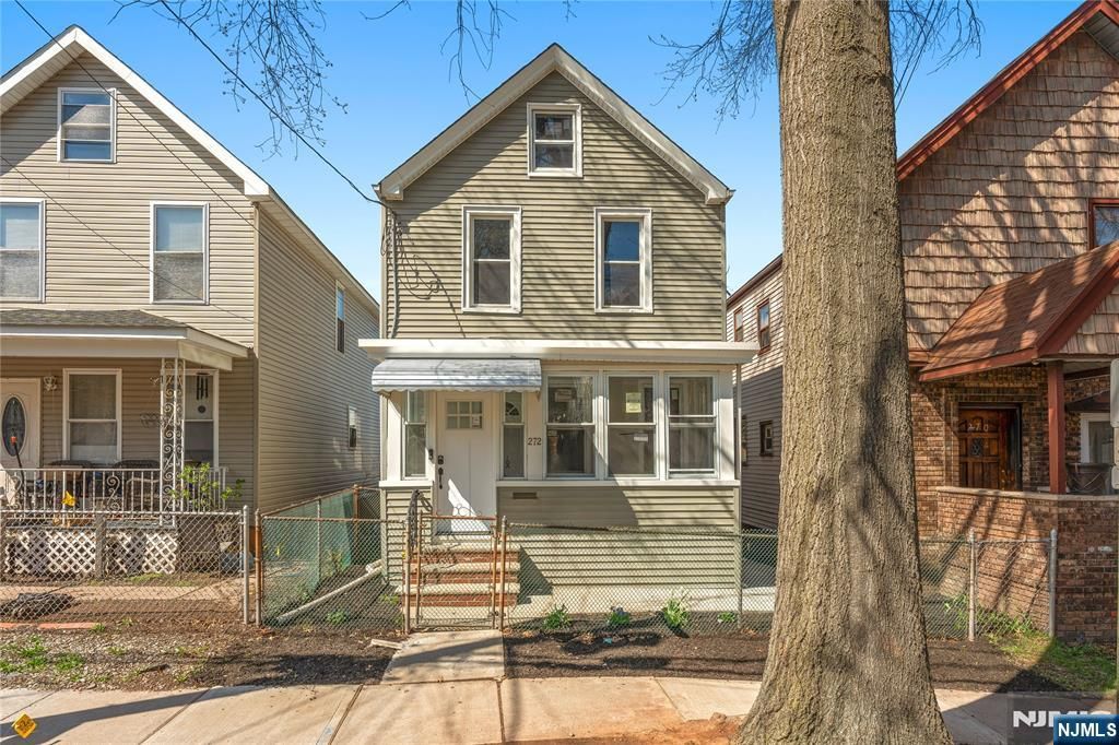 Photo of 272 Burgess Place, Clifton, NJ 07011 (MLS # 26011741)