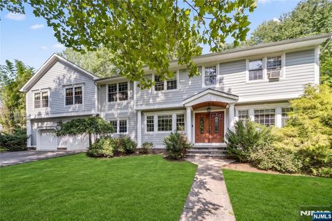 Photo of 40 Rickland Road, Old Tappan, NJ 07675 (MLS # 26027993)