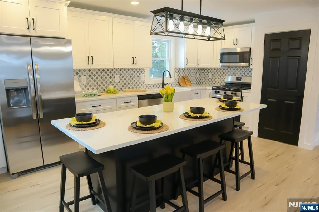 Photo of 78 Poplar Avenue, Little Ferry, NJ 07643 (MLS # 26006520)