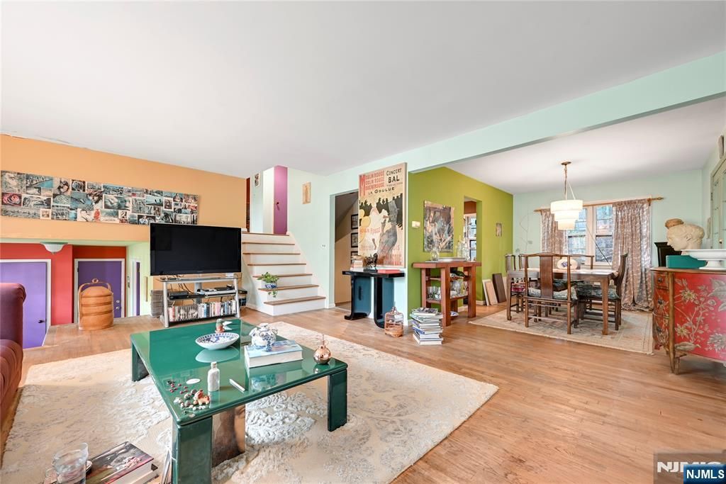 Photo of 7 Edgewood Court, Hillsdale, NJ 07642 (MLS # 25037240)