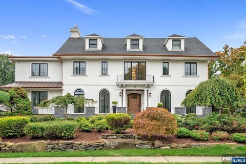 96 Bluff Road Fort Lee NJ 07024