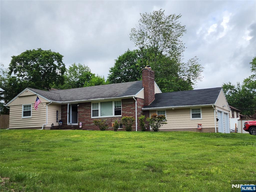 645 Broadway, Norwood, New Jersey - 3 Bedrooms  
2 Bathrooms  
8 Rooms - 
