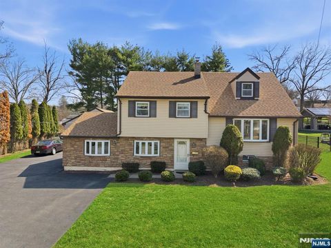 Photo of 37 Farmingdale Road, Wayne, NJ 07470 (MLS # 26010798)