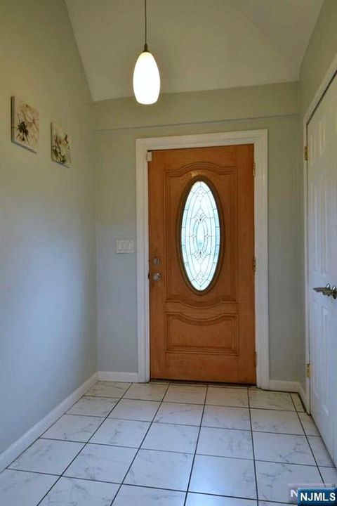 Photo of 628 River Rd, Teaneck, NJ 07666 (MLS # 26018815)