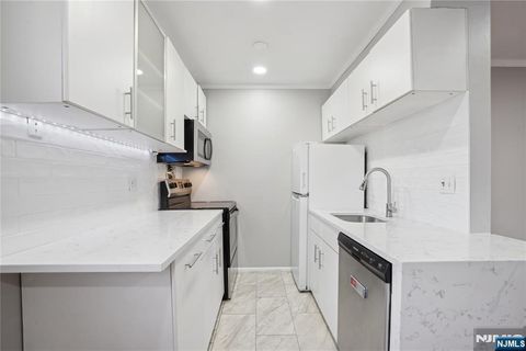 56 68th Street 7 Guttenberg NJ 07093